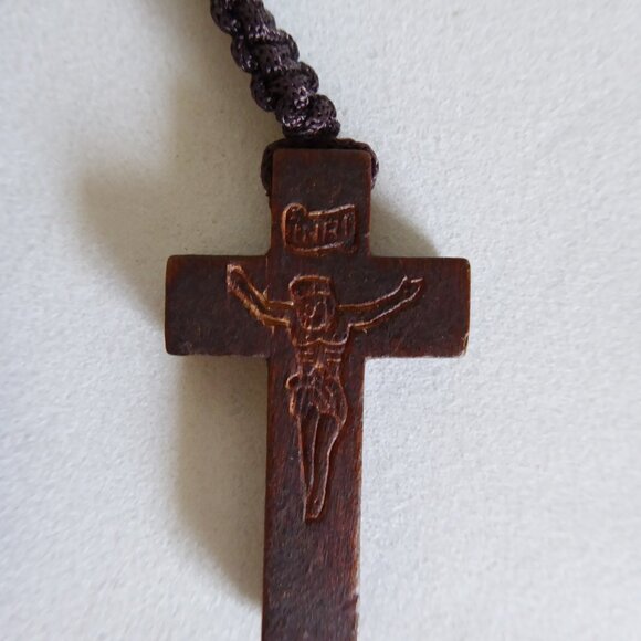 VINTAGE OUR LADY OF GUADALUPE 18” WOOD CRUCIFIX MACRAME BROWN CORD ROSARY - Picture 6 of 12